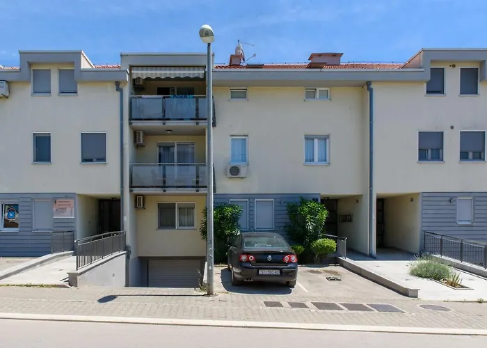 Stiva Apartment - New Apartment With Free Parking, 150M From The Beach