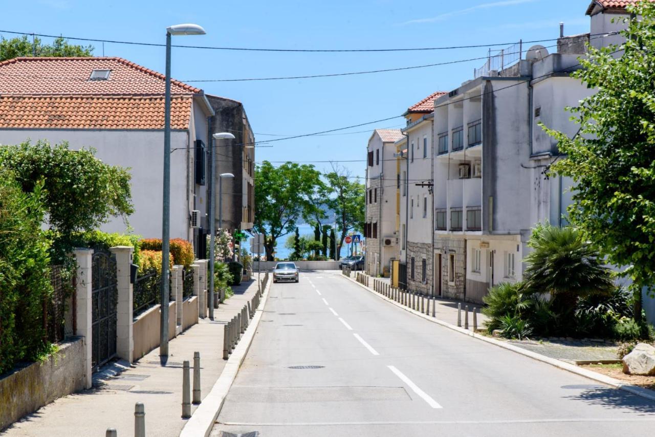 Stiva - New With Free Parking, 150m From The Apartment Kastela